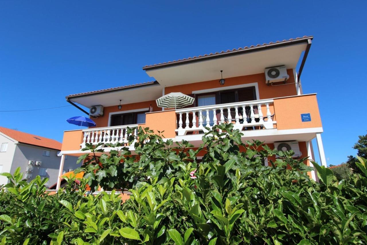 Apartments Miko Malinska Esterno foto