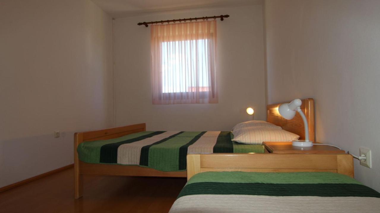 Apartments Miko Malinska Esterno foto