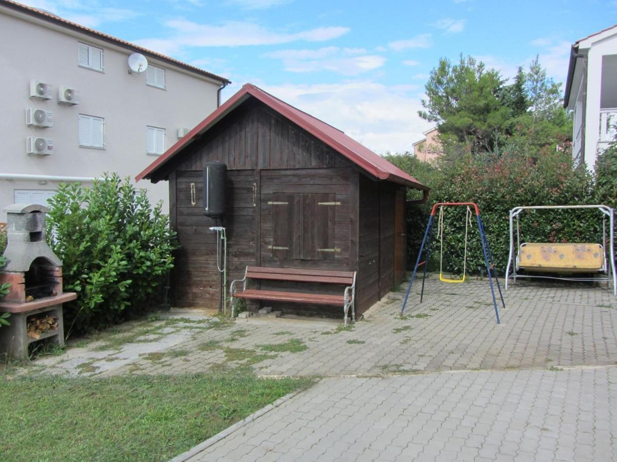 Apartments Miko Malinska Esterno foto